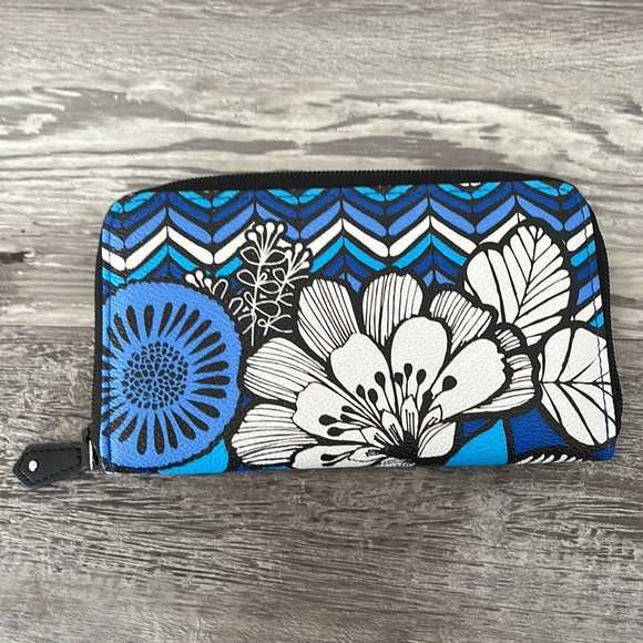 Vera Bradley Foral leather wallet - Picture 3 of 10